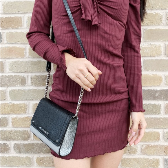 Gaby’sBags👜💕-NWT Michael Kors Crossbody - Picture 2 of 7